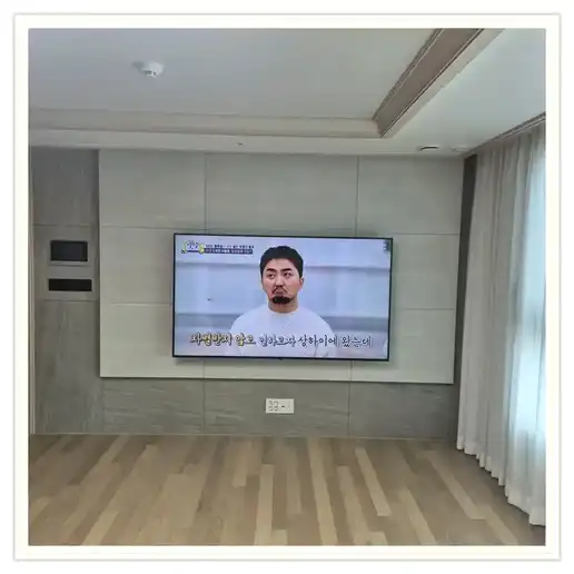DMC 리슈빌 더포레스트 벽걸이TV 설치 관련 거실 참고 이미지 1